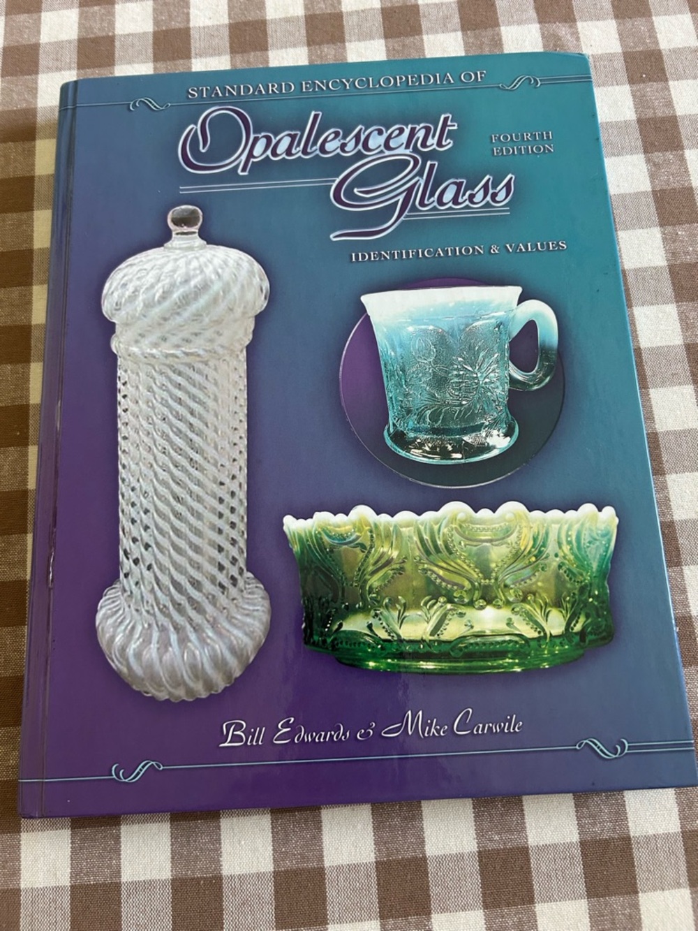Standard Encyclopedia Of Opalescent Glass Book